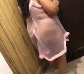 زوجتي والتسليم عامل موقع
